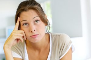 é possível ter que usar óculos após a cirurgia de miopia e astigmatismo a laser